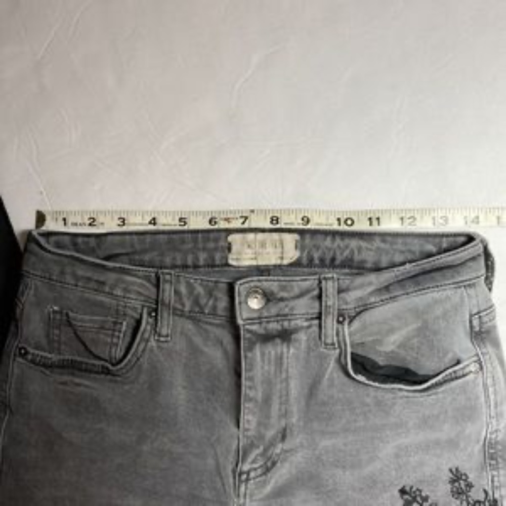 We The Free Girlfriend Jeans with Floral Embroidery! - Picture 5 of 8